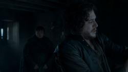 extant_GameOfThrones_4x01-TwoSwords_3597