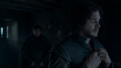 extant_GameOfThrones_4x01-TwoSwords_3638