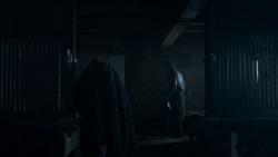 extant_GameOfThrones_4x01-TwoSwords_3677
