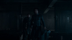 extant_GameOfThrones_4x01-TwoSwords_3685
