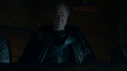 extant_GameOfThrones_4x01-TwoSwords_3853