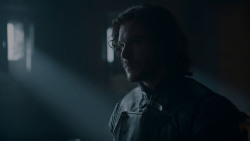 extant_GameOfThrones_4x01-TwoSwords_3880