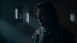 extant_GameOfThrones_4x01-TwoSwords_3937