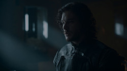 extant_GameOfThrones_4x01-TwoSwords_3938