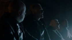 extant_GameOfThrones_4x01-TwoSwords_3943