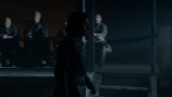 extant_GameOfThrones_4x01-TwoSwords_3967