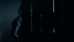 extant_GameOfThrones_4x01-TwoSwords_3974