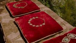 extant_GameOfThrones_4x01-TwoSwords_4023