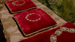 extant_GameOfThrones_4x01-TwoSwords_4024