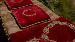 extant_GameOfThrones_4x01-TwoSwords_4025