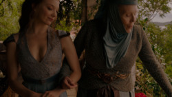 extant_GameOfThrones_4x01-TwoSwords_4032