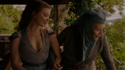 extant_GameOfThrones_4x01-TwoSwords_4033