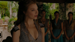 extant_GameOfThrones_4x01-TwoSwords_4048