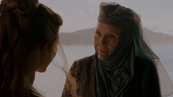 extant_GameOfThrones_4x01-TwoSwords_4052