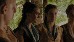 extant_GameOfThrones_4x01-TwoSwords_4075