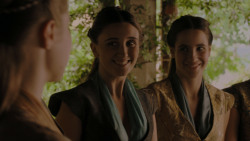 extant_GameOfThrones_4x01-TwoSwords_4077