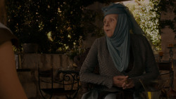 extant_GameOfThrones_4x01-TwoSwords_4101