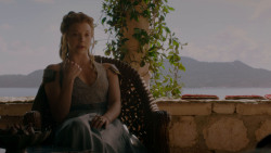 extant_GameOfThrones_4x01-TwoSwords_4112