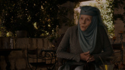 extant_GameOfThrones_4x01-TwoSwords_4114