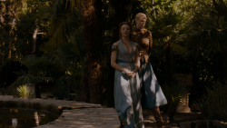 extant_GameOfThrones_4x01-TwoSwords_4210