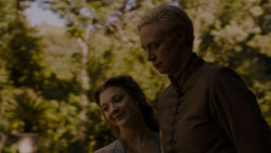 extant_GameOfThrones_4x01-TwoSwords_4243
