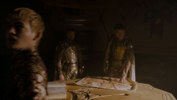 extant_GameOfThrones_4x01-TwoSwords_4274