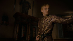extant_GameOfThrones_4x01-TwoSwords_4280