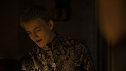 extant_GameOfThrones_4x01-TwoSwords_4411
