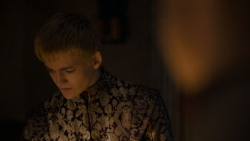 extant_GameOfThrones_4x01-TwoSwords_4428