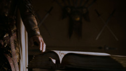 extant_GameOfThrones_4x01-TwoSwords_4472