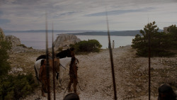 extant_GameOfThrones_4x01-TwoSwords_4490