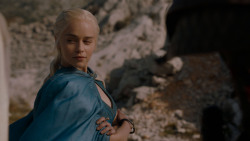 extant_GameOfThrones_4x01-TwoSwords_4562