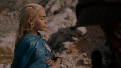extant_GameOfThrones_4x01-TwoSwords_4568