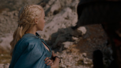 extant_GameOfThrones_4x01-TwoSwords_4571
