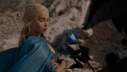 extant_GameOfThrones_4x01-TwoSwords_4580