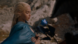 extant_GameOfThrones_4x01-TwoSwords_4581