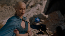 extant_GameOfThrones_4x01-TwoSwords_4583
