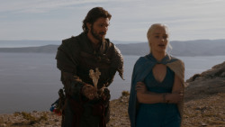 extant_GameOfThrones_4x01-TwoSwords_4593