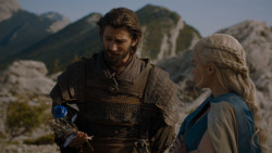 extant_GameOfThrones_4x01-TwoSwords_4617