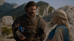 extant_GameOfThrones_4x01-TwoSwords_4620