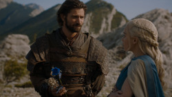 extant_GameOfThrones_4x01-TwoSwords_4628