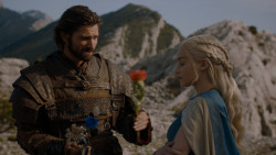 extant_GameOfThrones_4x01-TwoSwords_4634