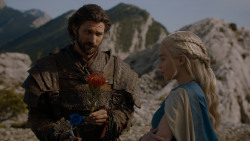 extant_GameOfThrones_4x01-TwoSwords_4639