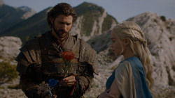 extant_GameOfThrones_4x01-TwoSwords_4640