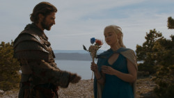 extant_GameOfThrones_4x01-TwoSwords_4671