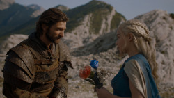 extant_GameOfThrones_4x01-TwoSwords_4676