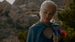 extant_GameOfThrones_4x01-TwoSwords_4679