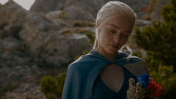 extant_GameOfThrones_4x01-TwoSwords_4683