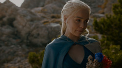 extant_GameOfThrones_4x01-TwoSwords_4687