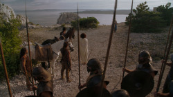 extant_GameOfThrones_4x01-TwoSwords_4698